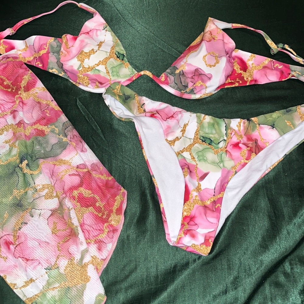 Women’s 3 piece bathing suit